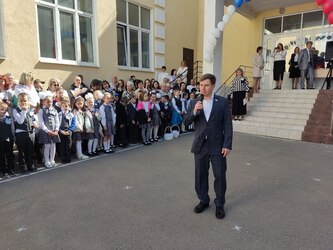 Алексей Сидоров посетил  торжественную линейку